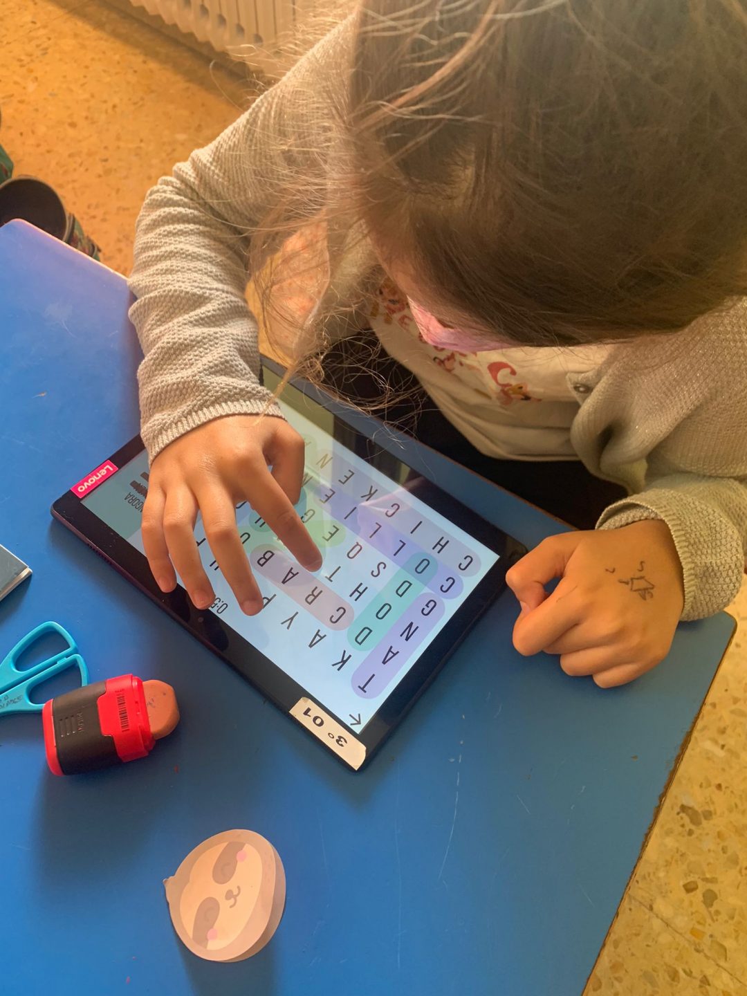 Protegido: 3ºEP: The children used their tablets in Technology class by playing games and practicing logical skills.
